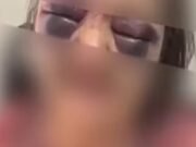 Idosa é agredida com cabo de vassoura por cuidadora durante o banho