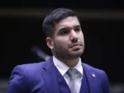 André Fernandes volta para Câmara Federal após período de licença pós-eleição