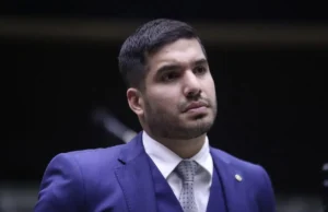 André Fernandes volta para Câmara Federal após período de licença pós-eleição