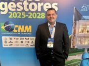 Prefeito de Jericoacoara nomeia esposa, irmã, primos e sobrinho para cargos no 1º escalão da Prefeitura