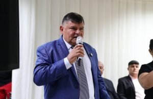 TRE-CE mantém cassação do prefeito eleito de Santa Quitéria, acusado de envolvimento com facção criminosa