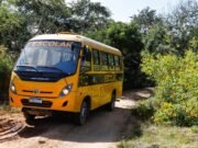 Prefeitura de Choró é orientada a suspender contrato de transporte escolar por suspeita de superfaturamento e irregularidades