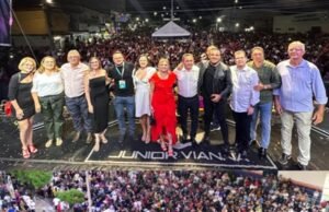 Desejo de Menina e Jr. Viana levam multidão a Banabuiú no aniversário de 37 anos do município