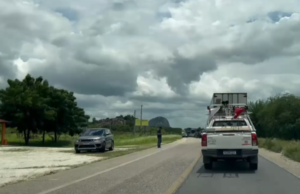 Pipeiros se unem em Quixadá durante manifestação por atraso de pagamentos