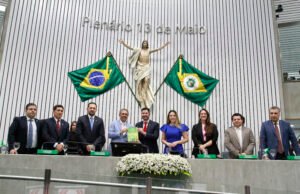 Romeu Aldigueri recepciona Elmano para entrega da mensagem governamental