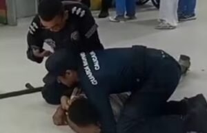 Homem invade hospital, é contido por guardas municipais e tentar morder agentes em Caucaia