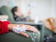 Aprovado na Câmara, projeto prioriza pessoas com câncer para marcação de exames e consultas