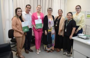 Primeira-dama da Alece, Tainah Marinho, tem reunião estratégica com Departamento de Saúde e Assistência da Casa