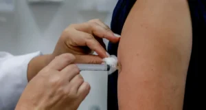 Empresas deverão informar trabalhadores sobre cânceres e vacinas