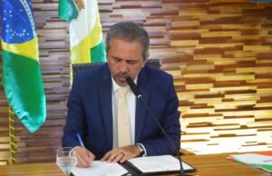 Elmano assina reestruturação das Forças de Segurança do Ceará com criação de nova sede da Ciops em Quixadá