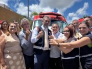 Prefeito de Banabuiú recebe nova ambulância para o SAMU 192