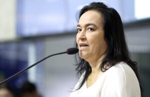 Deputada do PL defende que partido não tenha candidato a governador no Ceará em 2026