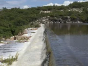 Após chuvas do Carnaval, açudes sangrando no Ceará sobem para 16 e reserva hídrica aumenta em 255 milhões de m³
