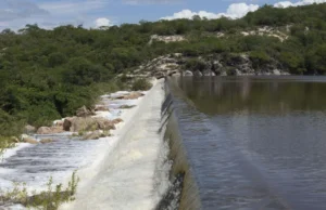 Após chuvas do Carnaval, açudes sangrando no Ceará sobem para 16 e reserva hídrica aumenta em 255 milhões de m³