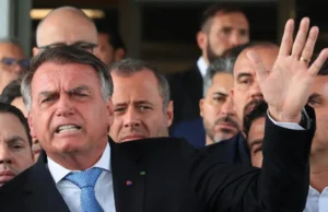 Após virar réu, Bolsonaro nega decreto de golpe de Estado