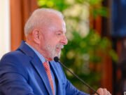 Lula diz a senadores que será candidato à Presidência em 2026