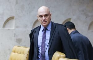 Moraes nega pedido de Valdemar Costa Neto para visitar Bolsonaro em prisão domiciliar