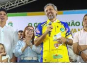 Governador Elmano promete reforma do Estádio Abilhão após acesso do Quixadá à Série A do Cearense
