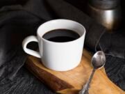 Café em excesso pode prejudicar a saúde dos ossos, alertam especialistas