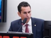 Domingos Neto propõe regras para plataformas digitais de hospedagem: “Proteger o consumidor”