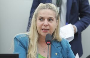 Luizianne Lins é lançada pré-candidata ao Senado