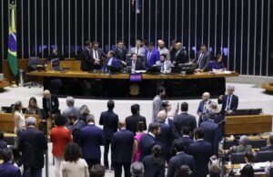 Câmara aprova projeto permite medidas do governo brasileiro contra tarifas de outros países