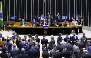 PEC da Blindagem: voto dos deputados cearenses e o recado da política