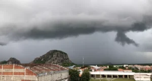 96 cidades do Ceará podem registrar chuvas e ventos intensos até quinta, 5