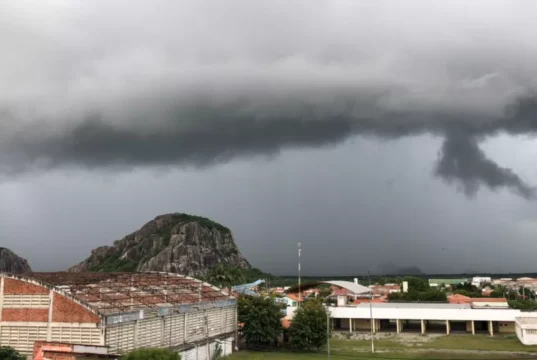 Chuvas e ventos intensos podem atingir todos os municípios do Ceará até este sábado, 4