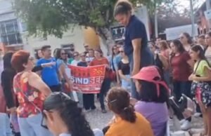 Servidores de Quixadá e Sindsep fazem ato contra projeto aprovado que aumenta desconto previdenciário nos salários dos trabalhadores