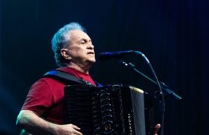 Flávio José faz apelo à Geração Z pela preservação do forró tradicional