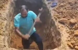 Filho abre cova do próprio pai após coveiro alegar que solo estava duro e que não tinha ferramentas para o trabalho