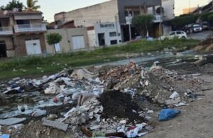 Moradores de Quixadá denunciam acúmulo de lixo e cobram providências do poder público