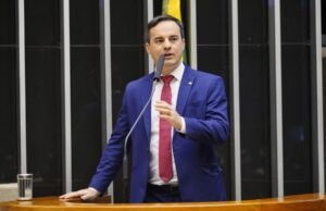 Wagner afirma que Moses Rodrigues e Fernanda Pessoa podem ser expulsos do União Brasil caso apoiem Elmano em 2026