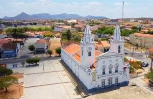 Quixeramobim fica entre os cinco municípios que mais geraram empregos no Ceará no 1º trimestre de 2025