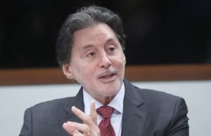 Eunício sobre possível candidatura ao Senado: “Vamos decidir no momento oportuno”