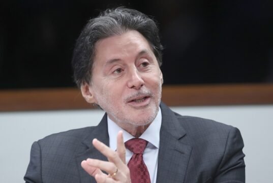 “Escala 6×1 precisa acabar”, diz Eunício Oliveira