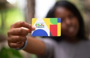 Empresário critica Bolsa Família e diz que há dificuldade em contratar no Brasil, pois pessoas estão viciadas no benefício