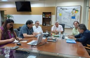 Logística do Porto Seco de Quixeramobim é tema de reunião na Seplag