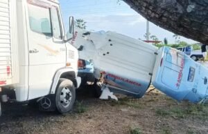 Acidente envolvendo ambulância e caminhão deixa quatro mortos em Itapipoca