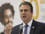 ‘Me admiro muito’, diz Camilo sobre aproximação de Roberto Cláudio com bolsonaristas no Ceará