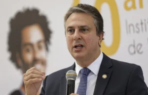 ‘Me admiro muito’, diz Camilo sobre aproximação de Roberto Cláudio com bolsonaristas no Ceará