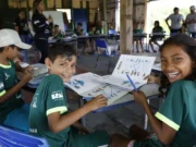 “Z de zangão”: projeto aproveita vivências para alfabetizar no mangue