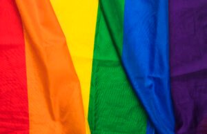 ONG Casa de Andaluzia celebra dia Internacional de Orgulho LGBTQIANP+ com prêmio Arco-íris