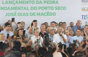 Porto Seco de Quixeramobim tem pedra fundamental lançada em evento com autoridades do Sertão Central e do Ceará