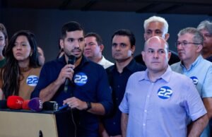 André Fernandes fecha portas e embaralha alianças para 2026 no Ceará