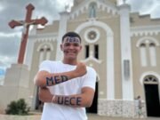 Filho de pedreiro e aposentada no Ceará, jovem de Mauriti comemora aprovação em Medicina na UECE