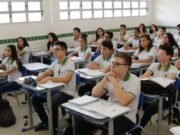 Elmano assina ordem de serviço para construção de nove escolas em tempo integral em nove cidades do Ceará