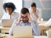 Quase 500 mil brasileiros se afastaram do trabalho em 2024; tema será debatido em Encontro sobre Riscos Psicossociais