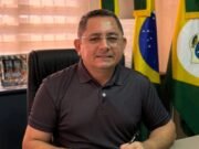 Prefeito de Banabuiú concede aumento de 50% na gratificação de profissionais da educação e transforma medida em Lei